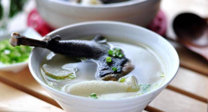 养生汤分享：乌鸡山药汤、香菇老鸡汤、白萝卜鸡汤的简单做法